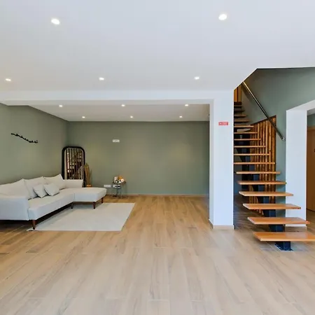 Lovely Fully Equipped Near Subway N13 * Лиссабон