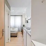 דירה Lovely Fully Equipped Near Subway N13 *