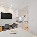 דירה Lovely Fully Equipped Near Subway N13 *