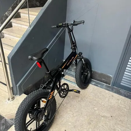 Lovely Fully Equipped Near Subway N13