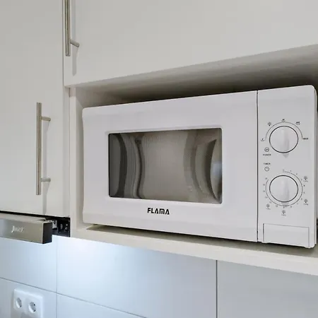 Lovely Fully Equipped Near Subway N13 *