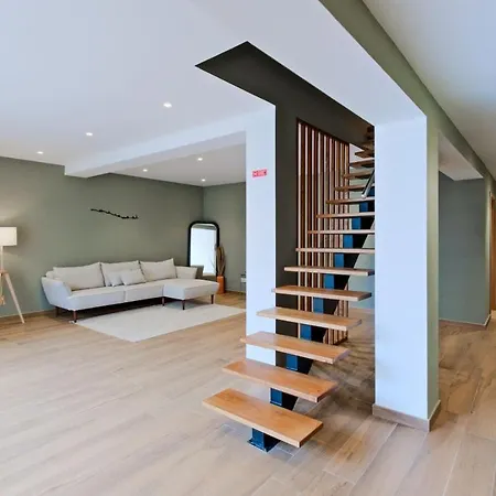 Lovely Fully Equipped Near Subway N13 Lägenhet *